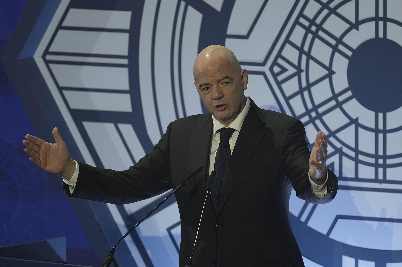 FIFA与FIFPro达成历史性协议:球员工会获转会规则平等否决权