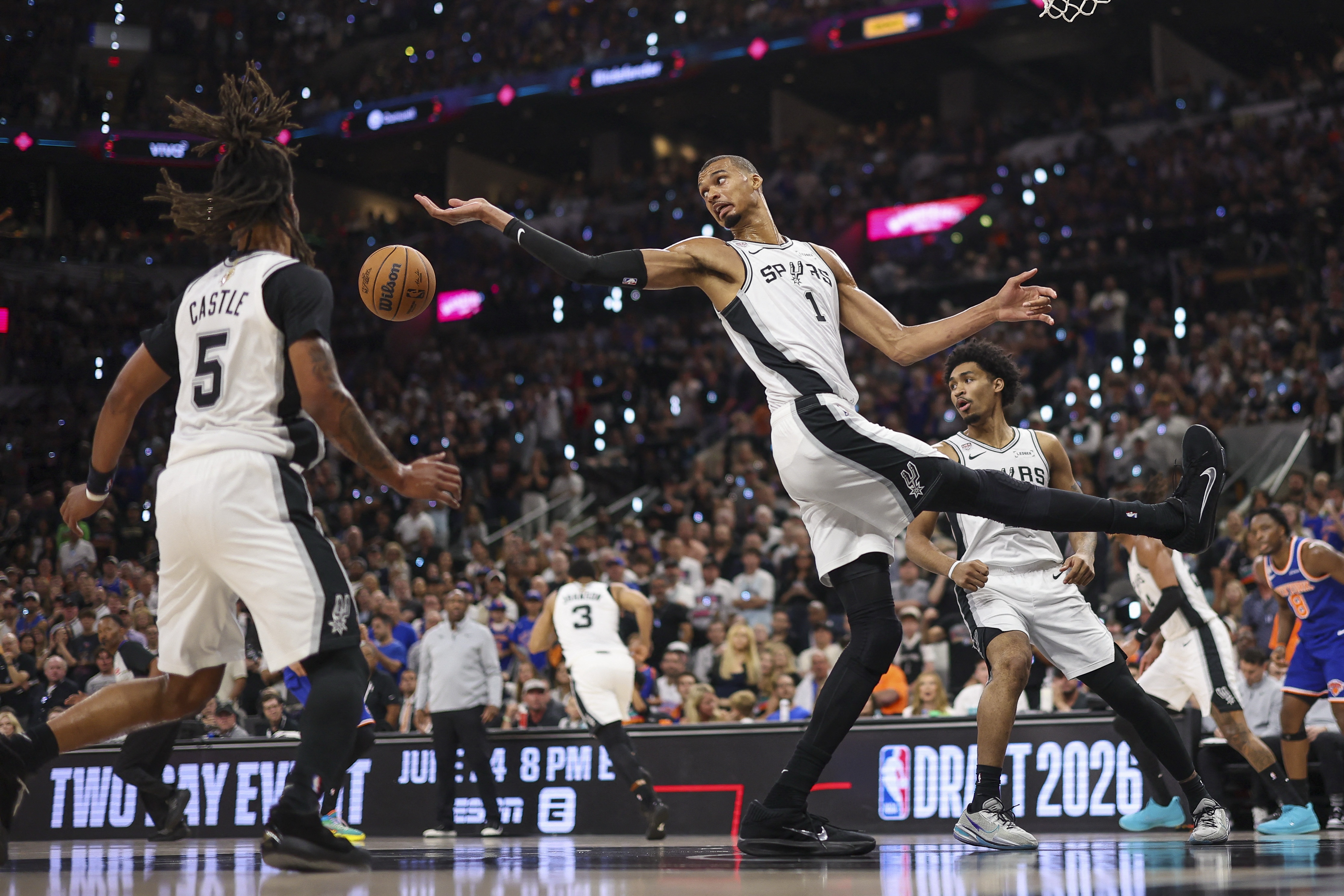 22岁以下砍1325分!马刺创NBA历史纪录