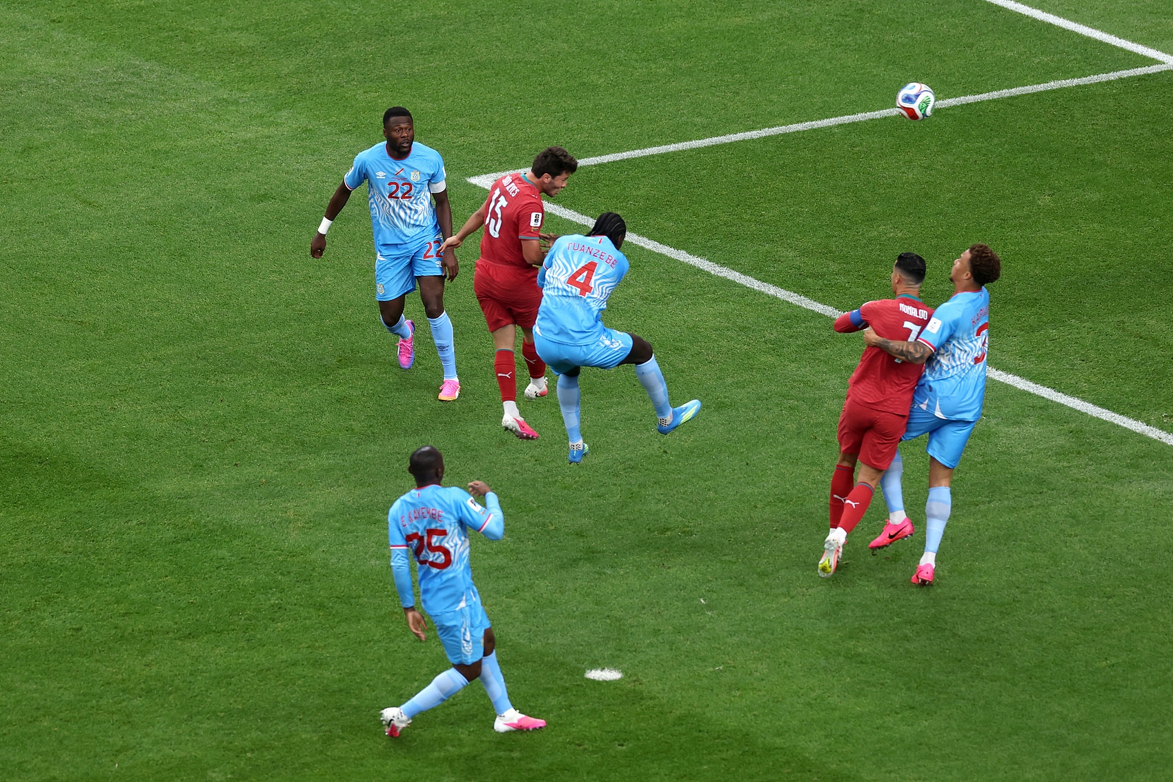 内维斯头槌维萨补时扳平 葡萄牙半场1-1民主刚果 内维斯头槌维萨补时扳平 葡萄牙半场1-1民主刚果