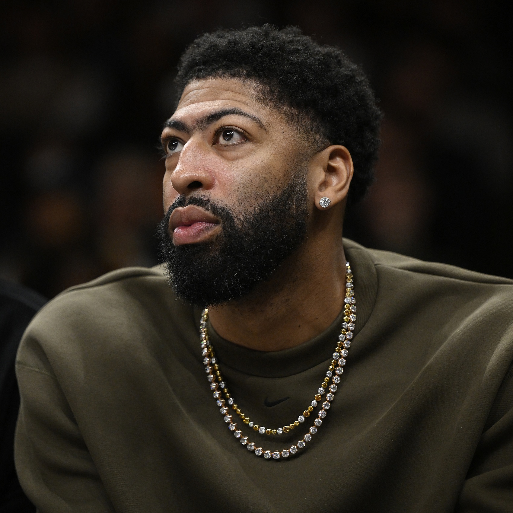 湖人两枚无保护首轮换凯斯勒 签4年1.3亿 浓眉回复笑哭表情