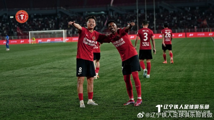 热菲尼奥双响邦本宜裕点射 辽宁铁人楠波湾主场3-1力克上海申花