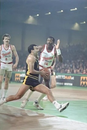 HoopsHype80大国际球星:奥拉朱旺居首 姚明第18 文班第50 HoopsHype80大国际球星:奥拉朱旺居首 姚明第18 文班第50