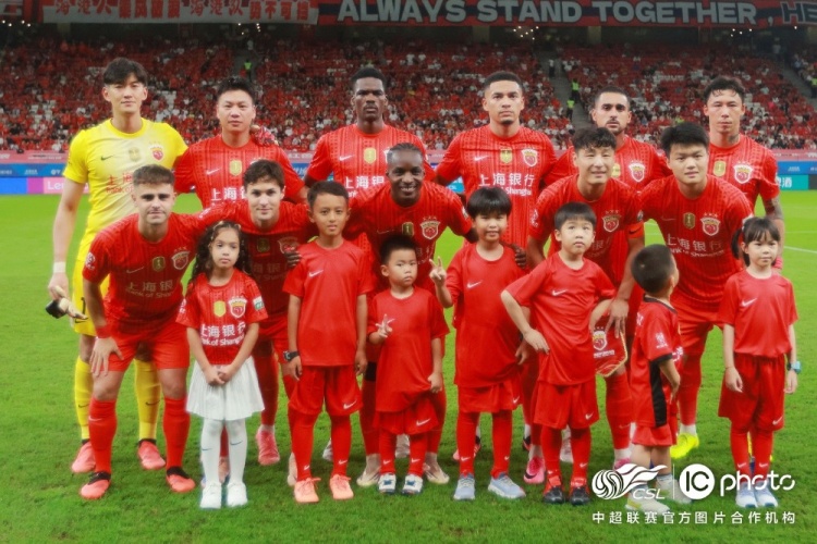 上海海港2-1青岛海牛,下一场海港队将客场对阵深圳新鹏城队 上海海港2-1青岛海牛,下一场海港队将客场对阵深圳新鹏城队