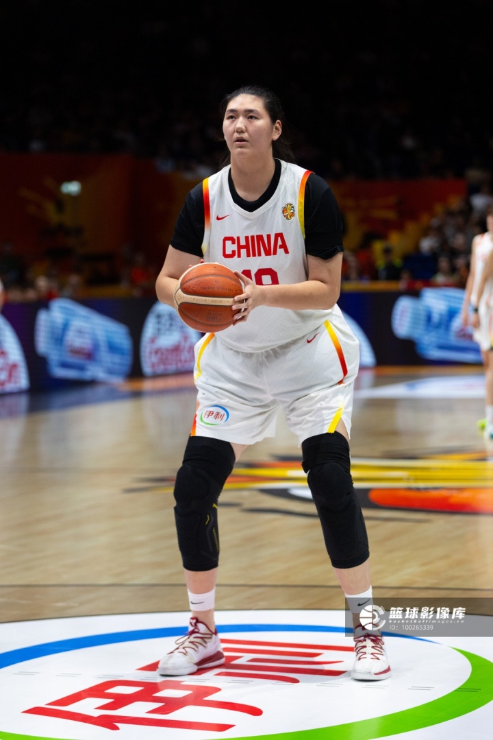 阿尔法特赫对阵伊蒂哈德足球俱乐部回放