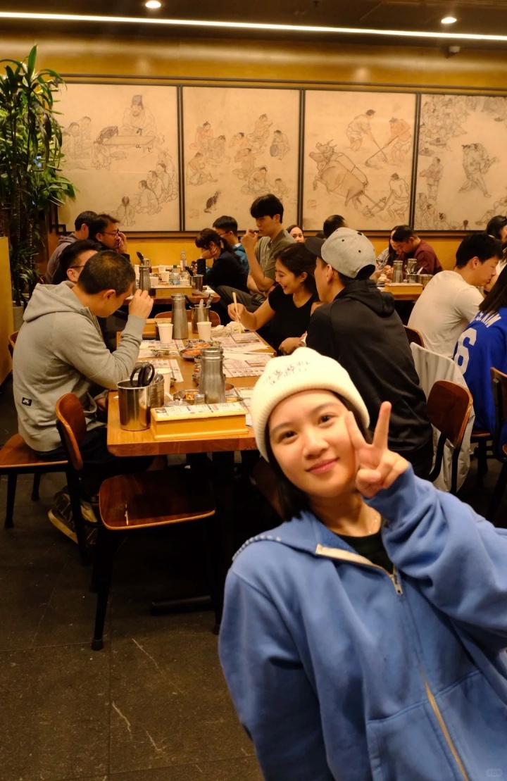杨瀚森深夜吃火锅！媒体人：那咋了？他没训练？有些球迷爹味太浓